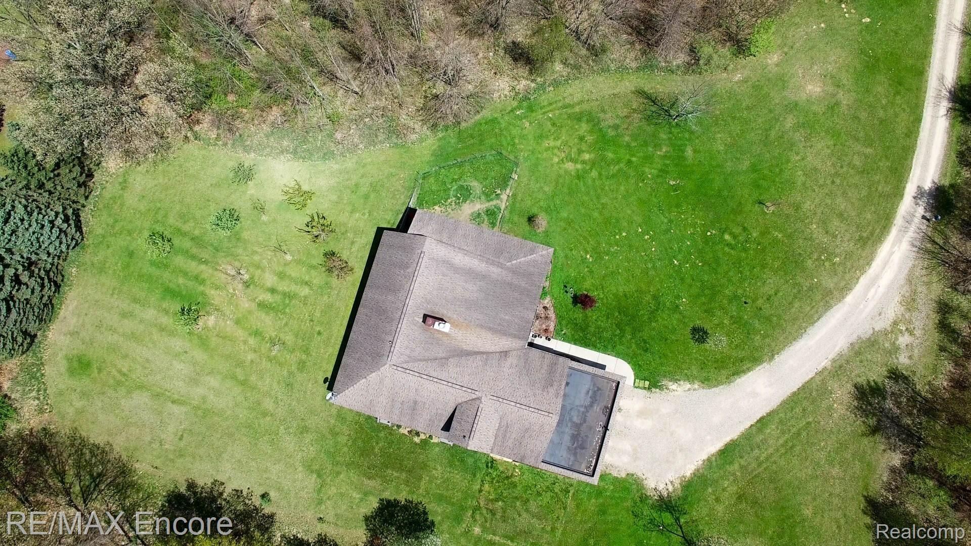 6274 Washburn Road Goodrich, MI 48438 - Photo 92 of 96 6274 Washburn drone (6).jpg