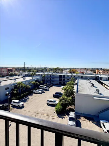 $2,300 | 305 West 68th Street, Unit 516, Hialeah, FL 33014