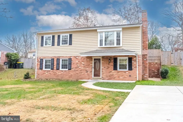 $3,100 | 13715 Smallwood Court, Chantilly, VA 20151
