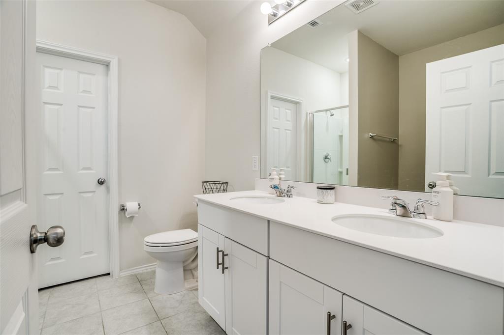 809 Indigo Road Princeton, TX 75407 - Photo 13 of 25 Master bath