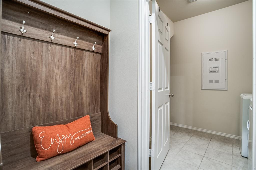 809 Indigo Road Princeton, TX 75407 - Photo 14 of 25 Mud/laundry off garage