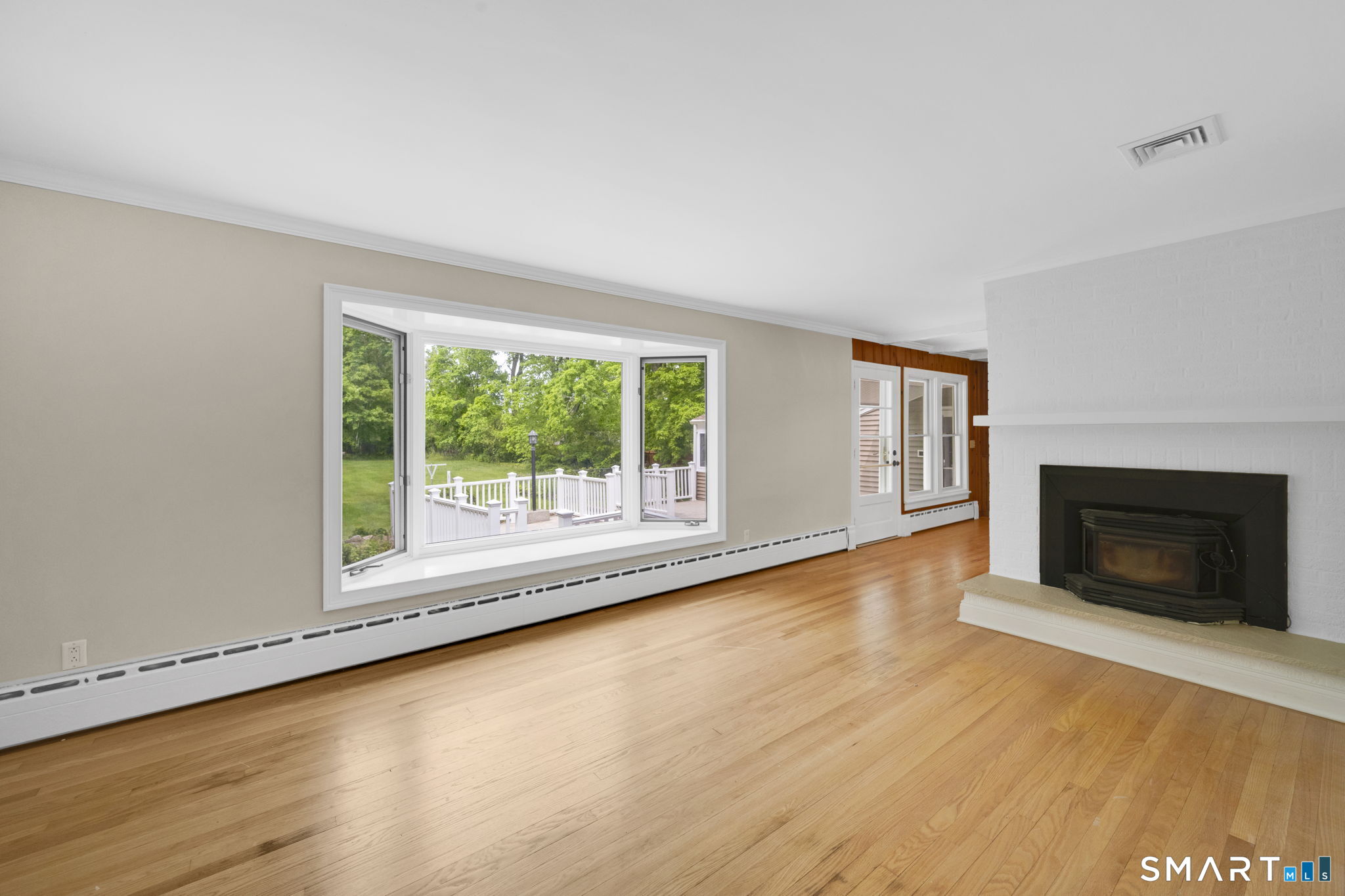 12 Unity Drive Trumbull, CT 06611 - Photo 5 of 38