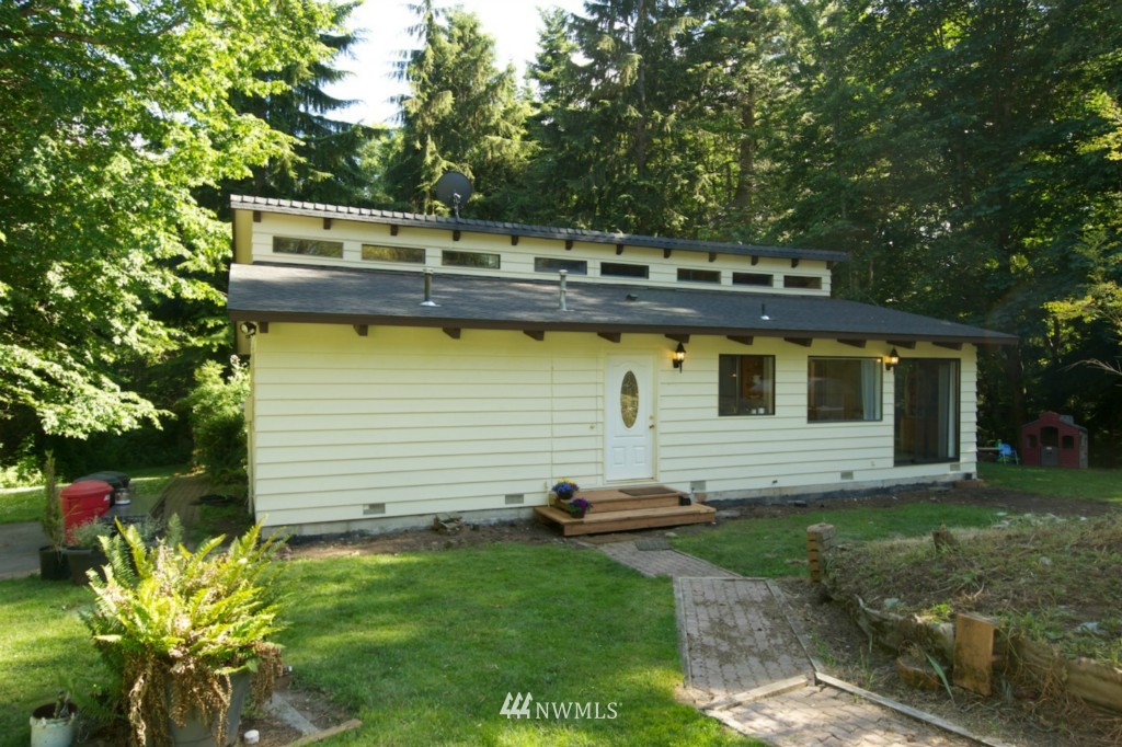 1511 East Deer Ridge Road Oak Harbor, WA 98277 - Photo 1 of 19 Gallery Image 1