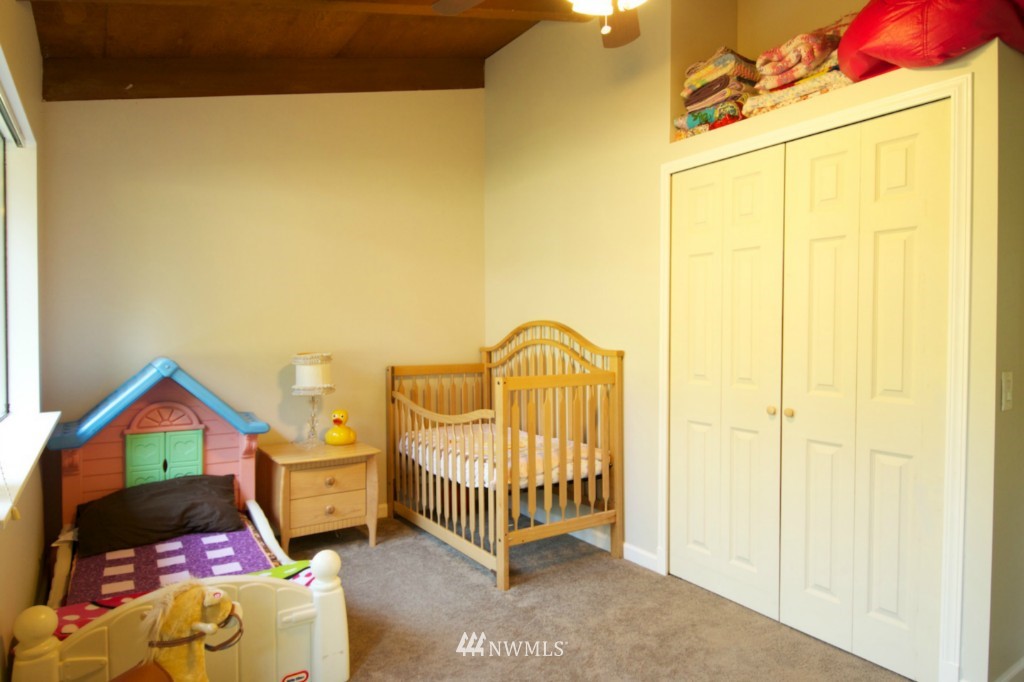 1511 East Deer Ridge Road Oak Harbor, WA 98277 - Photo 4 of 19 Gallery Image 4
