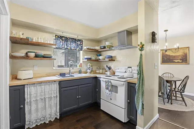 $299,900 | 4321 Northwest 26th Terrace, Gainesville, FL 32605