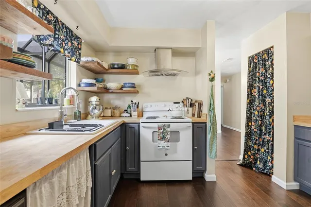 $299,900 | 4321 Northwest 26th Terrace, Gainesville, FL 32605