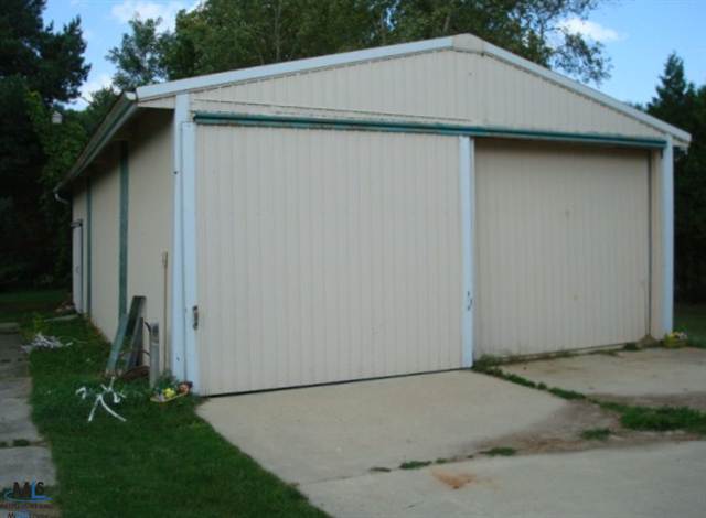 6865 Roach Road Lexington, MI 48450 - Photo 9 of 10 31142254-8.JPG