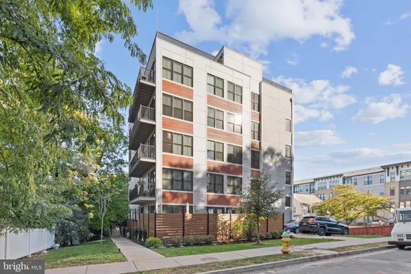 $4,999 | 1245 North Pierce Street, Unit 9, Arlington, VA 22209