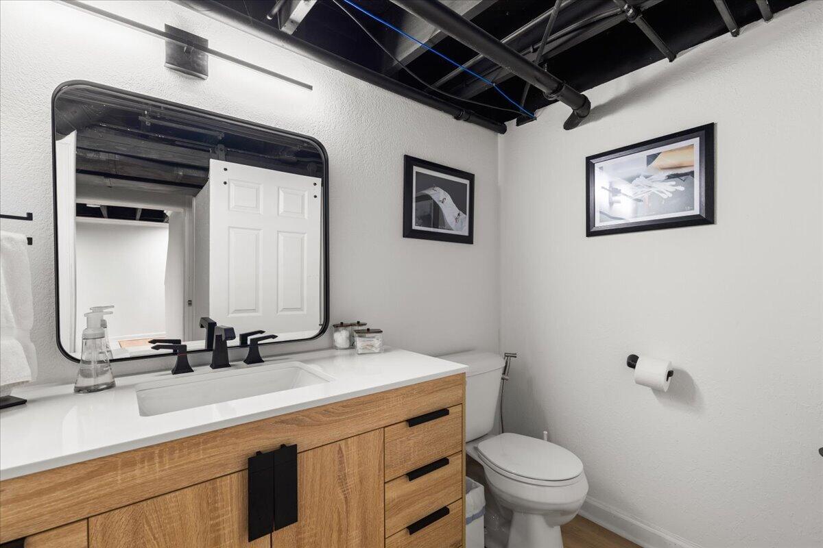 225 North 166th Street Brookfield, WI 53005 - Photo 34 of 39 Bathroom
