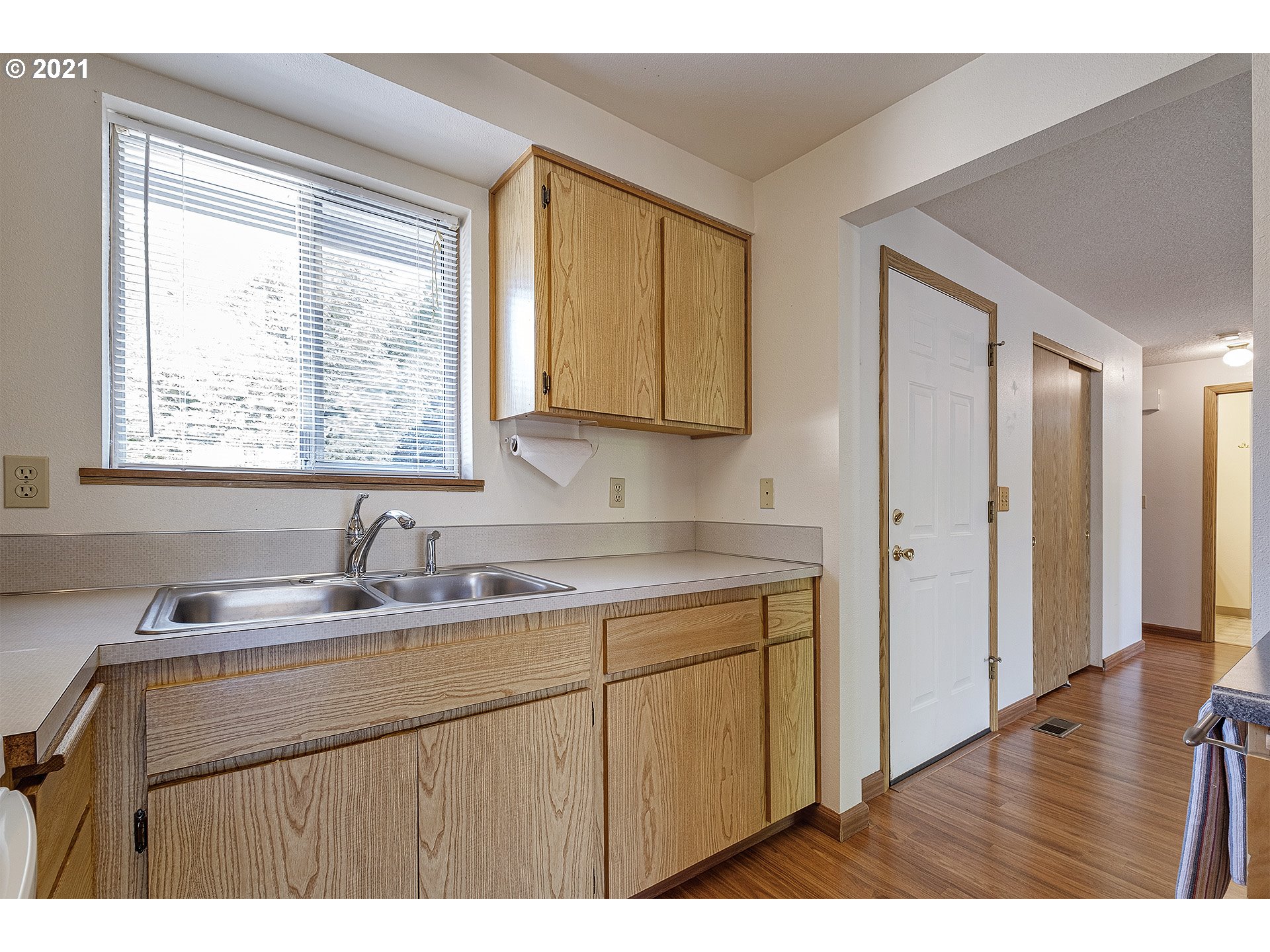 37640 Sandy Heights Street Sandy, OR 97055 - Photo 13 of 26 Kitchen