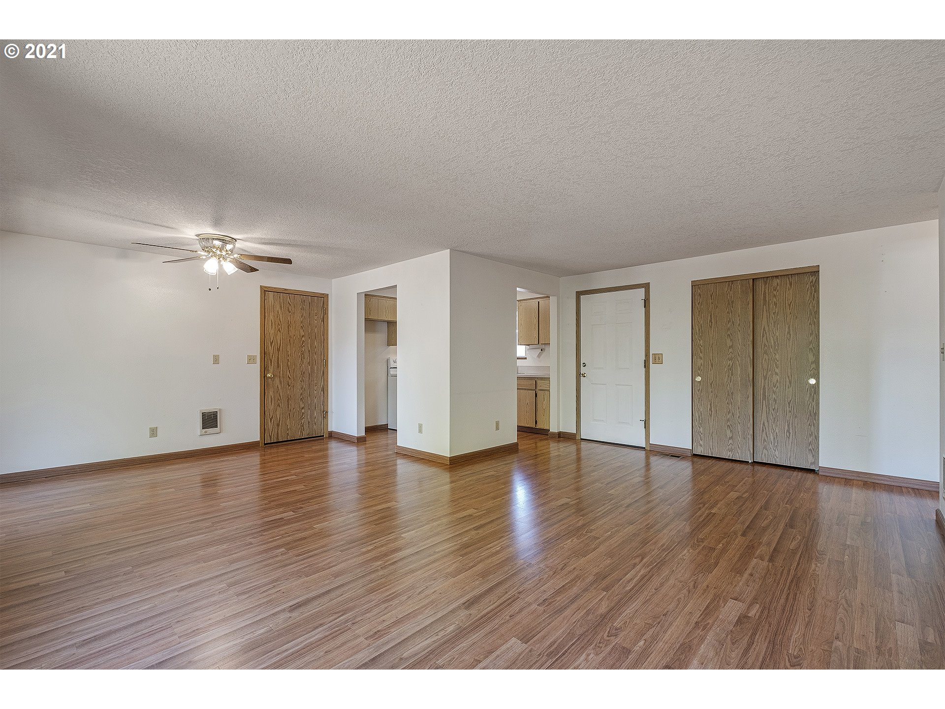 37640 Sandy Heights Street Sandy, OR 97055 - Photo 6 of 26 Kitchen/Dining Room
