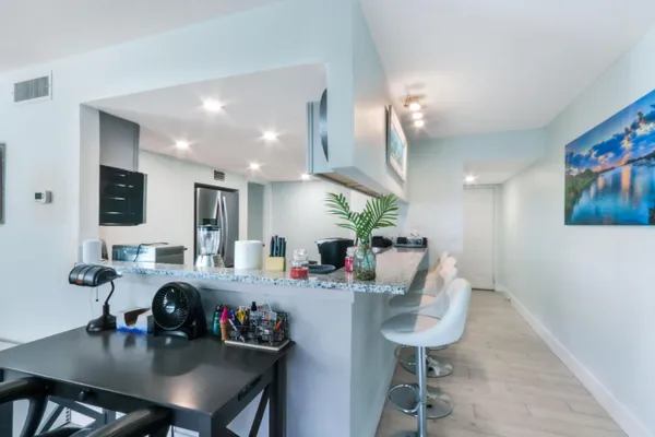 $4,000 | 1605 South Us Highway, Unit 111M2, Jupiter, FL 33477