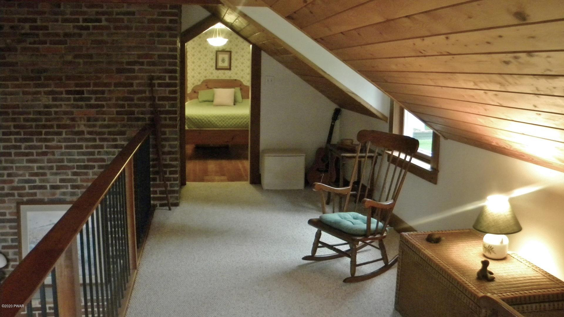 405 Sawmill Road Greentown, PA 18426 - Photo 39 of 61 31-Loft