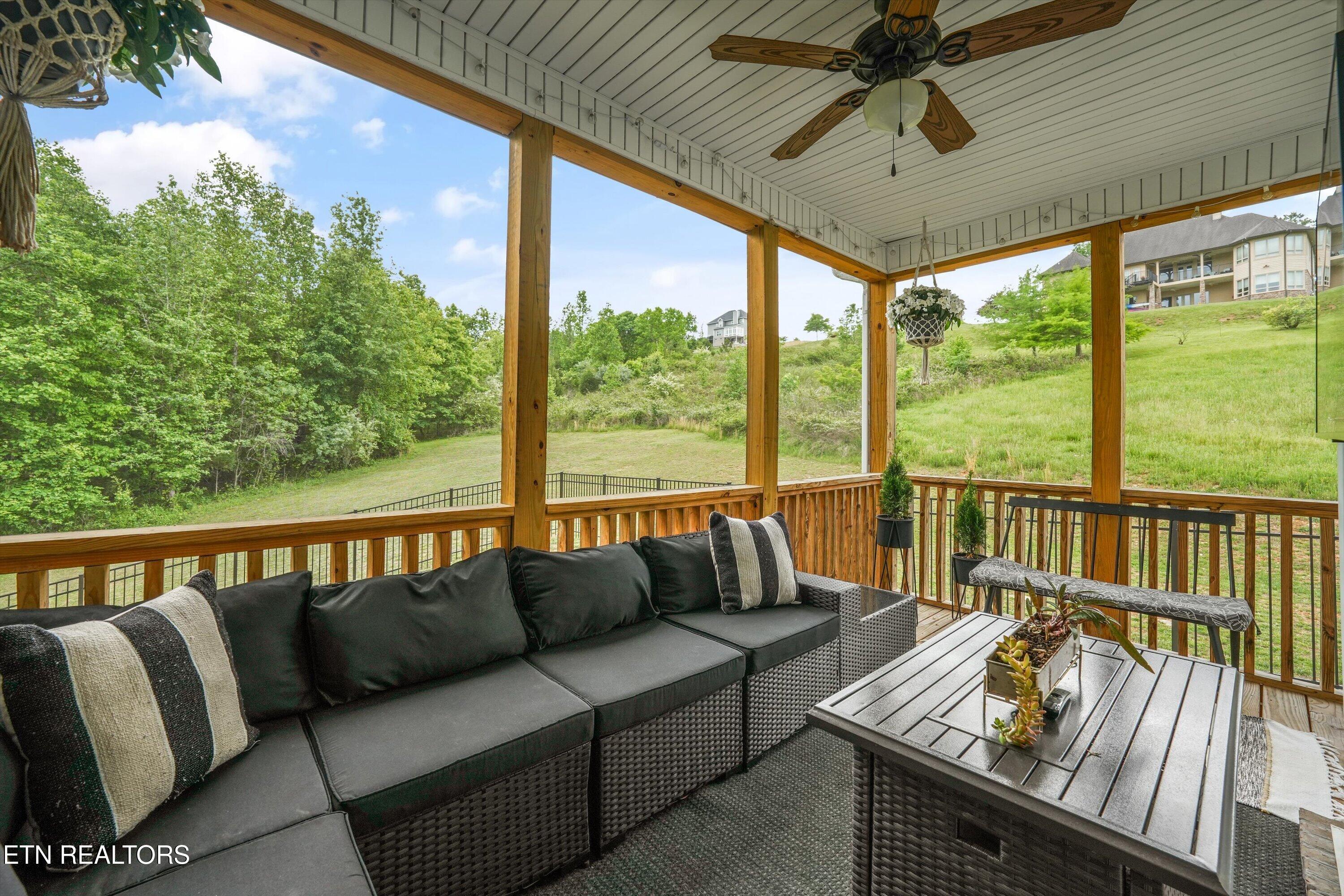 138 Pineberry East Road Oak Ridge, TN 37830 - Photo 17 of 58 42-138 Pineberry East Rd32