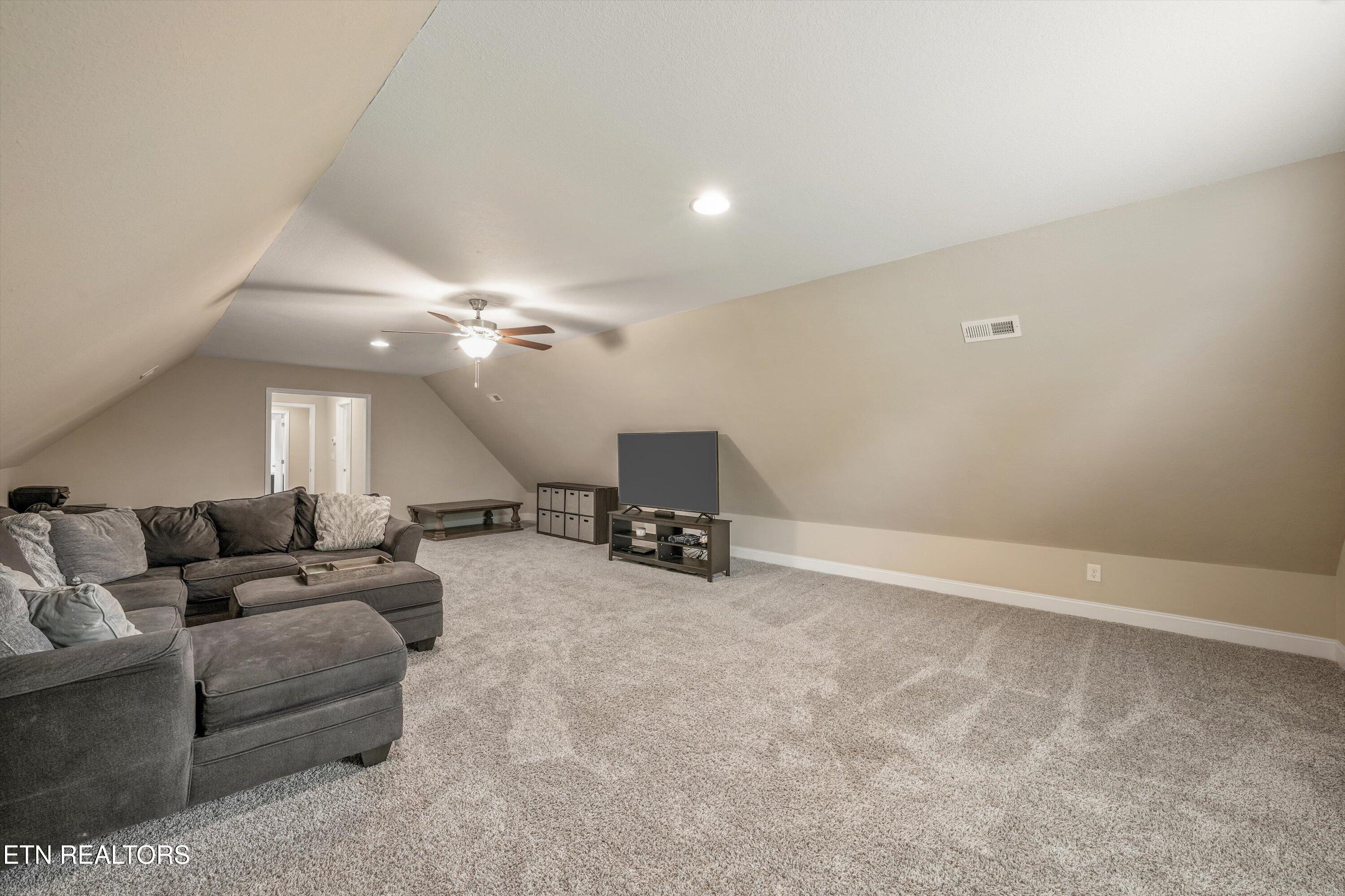 138 Pineberry East Road Oak Ridge, TN 37830 - Photo 31 of 58 31-138 Pineberry East Rd21