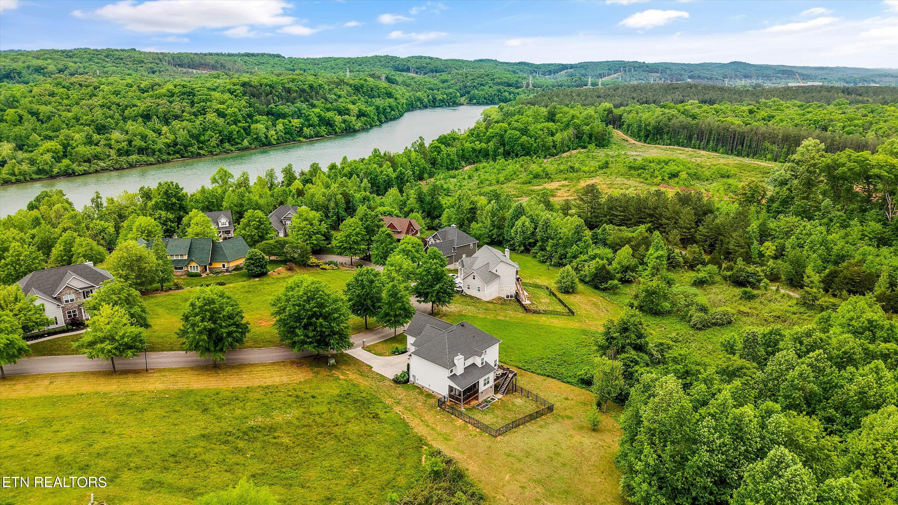 138 Pineberry East Road Oak Ridge, TN 37830 - Photo 45 of 58 51-138 Pineberry East Rd48