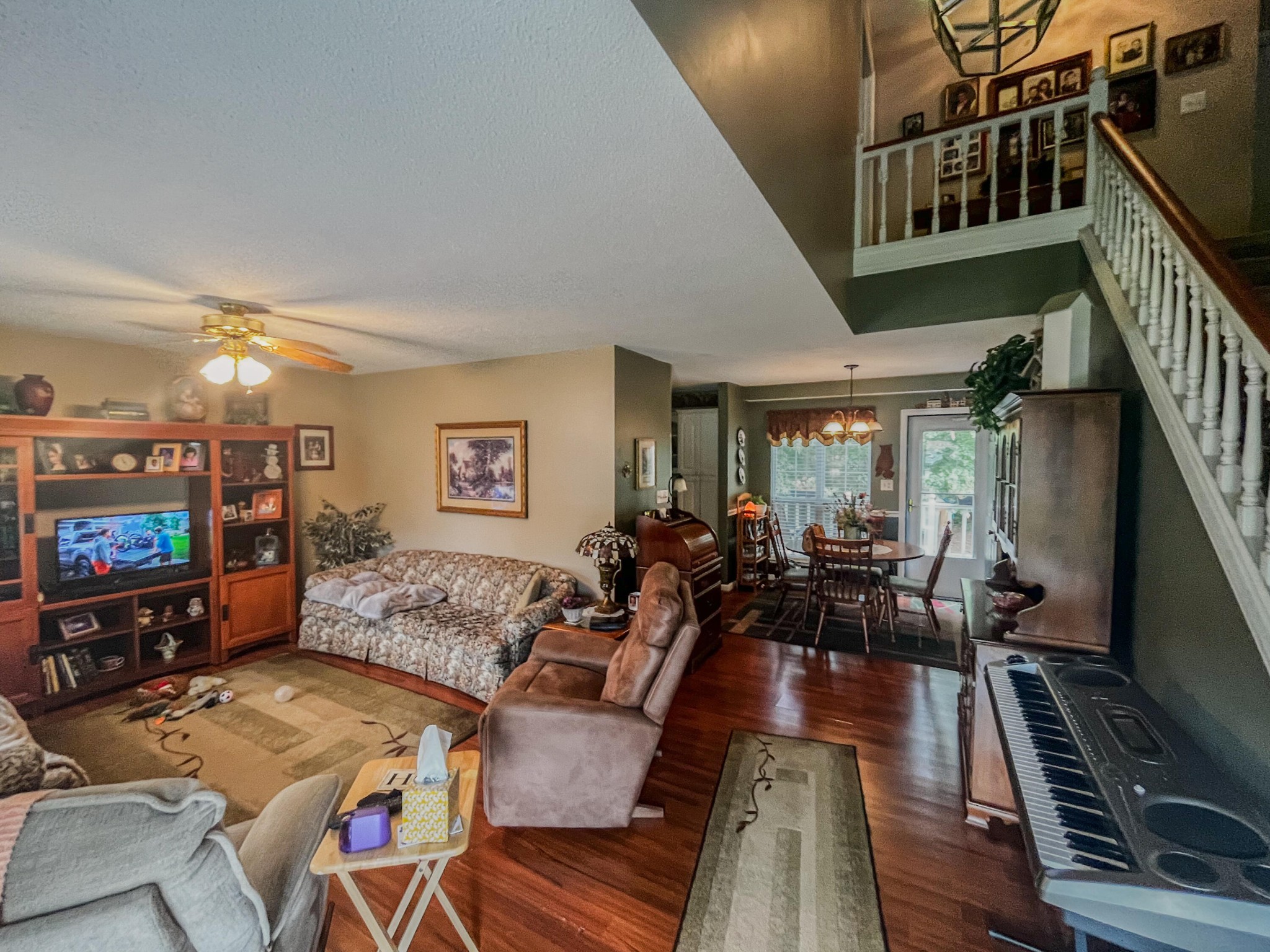 1972 Southeast Hunt Road Cleveland, TN 37323 - Photo 5 of 25 a living room with furniture and a flat screen tv