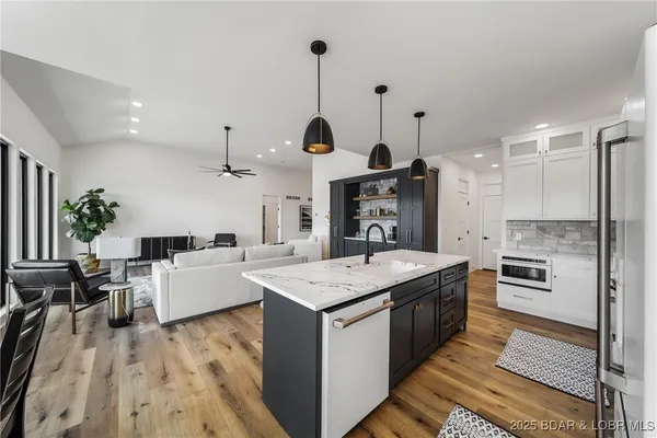 $1,450,000 | 96 Palisades Yacht Clb Drive, Lake Ozark, MO 65049