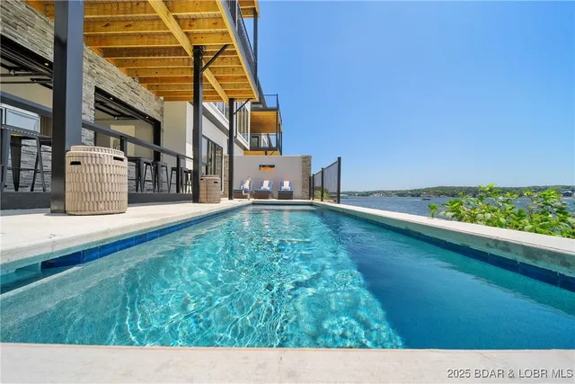 $1,450,000 | 96 Palisades Yacht Clb Drive, Lake Ozark, MO 65049