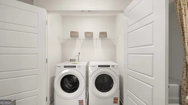 a view of house with yard