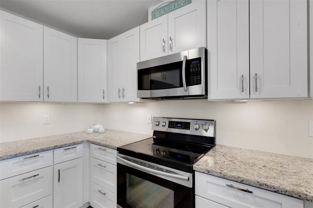 5231 Pompano Road Venice, FL 34293 - Photo 4 of 31
