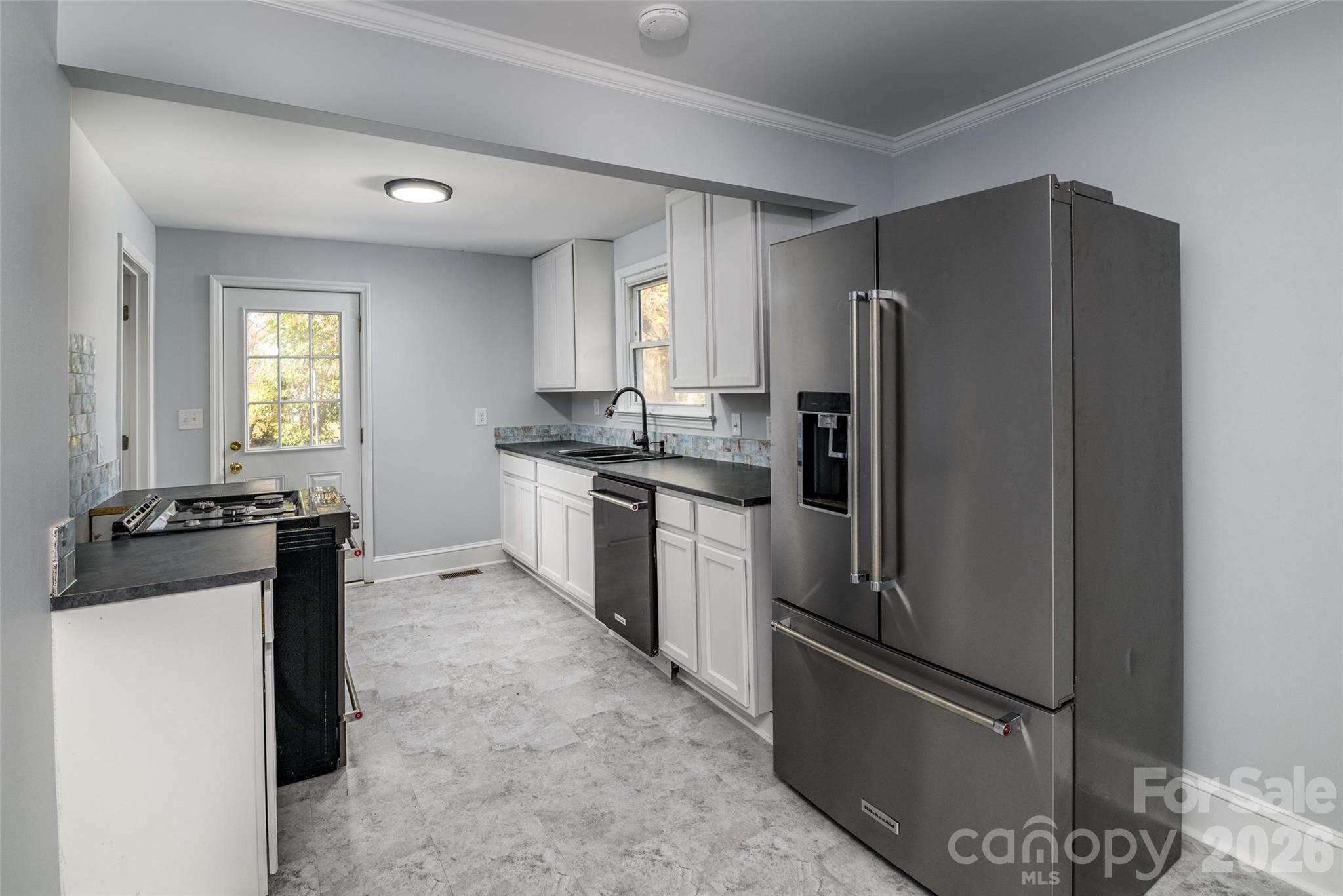 210 Lincoln Street Southwest Concord, NC 28025 - Photo 9 of 24