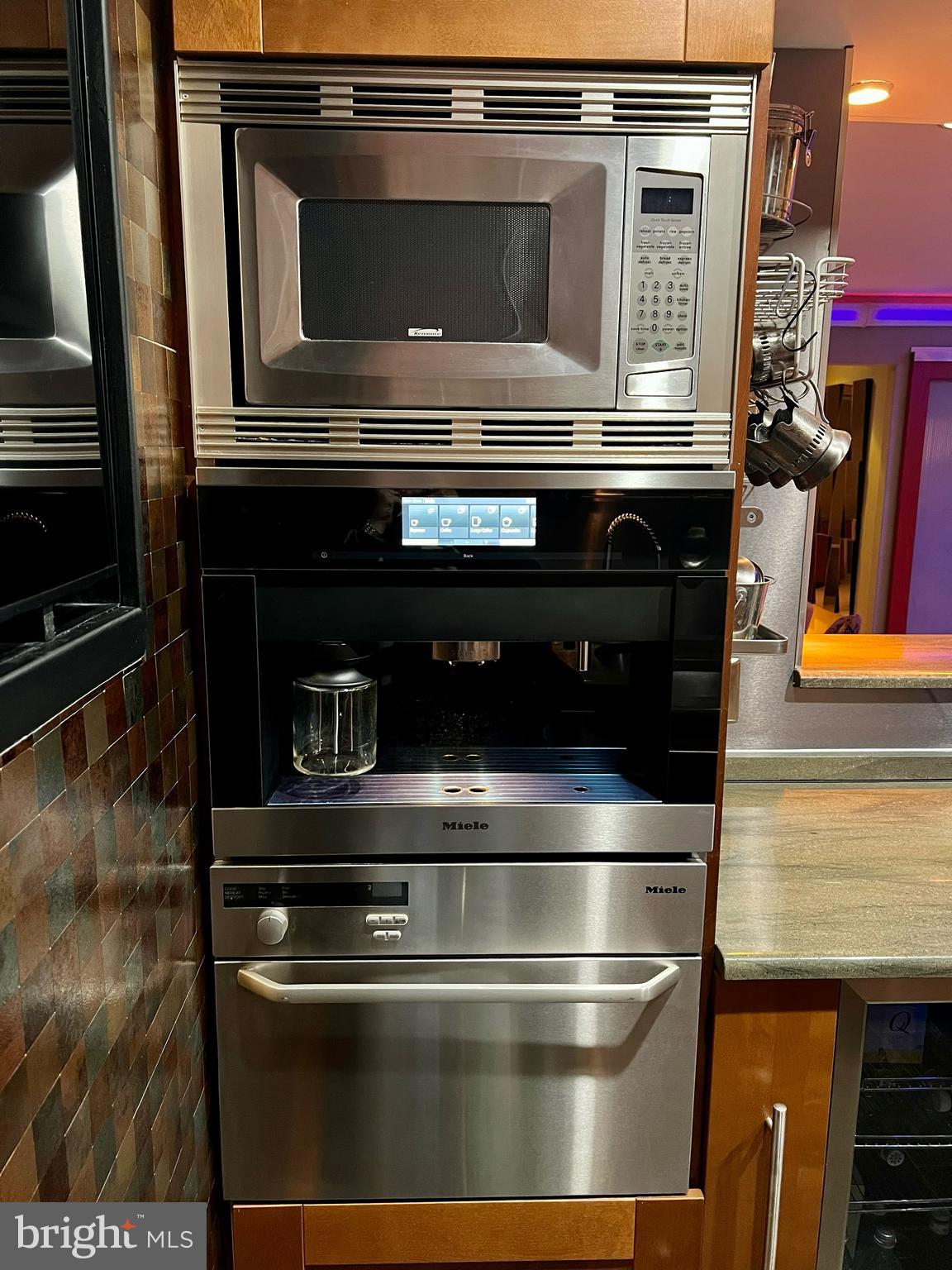 9701 Fields Road, Unit 201 Gaithersburg, MD 20878 - Photo 19 of 68 Modern kitchen appliances