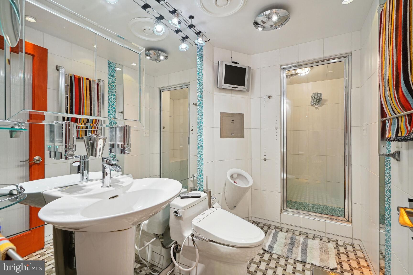 9701 Fields Road, Unit 201 Gaithersburg, MD 20878 - Photo 46 of 68 Guest Bathroom; steam shower combo