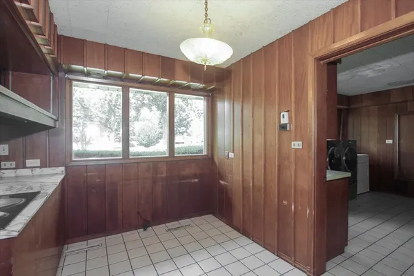 $999,000 | 701 West Stearns Road, Bartlett, IL 60103