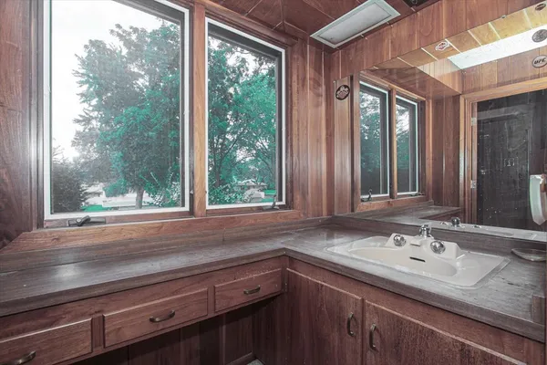 $999,000 | 701 West Stearns Road, Bartlett, IL 60103