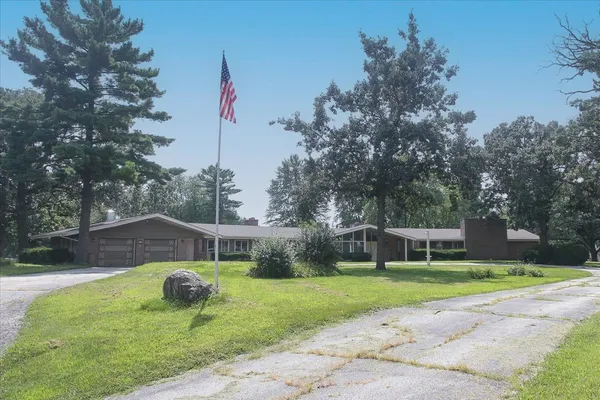 $999,000 | 701 West Stearns Road, Bartlett, IL 60103