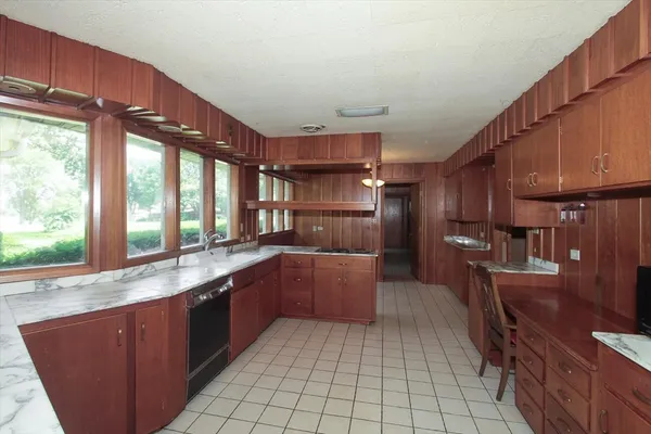 $999,000 | 701 West Stearns Road, Bartlett, IL 60103