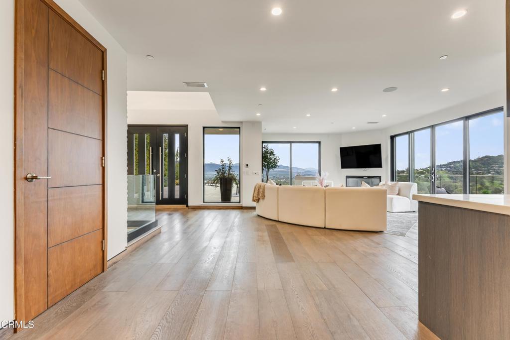 12480 Viewcrest Road Los Angeles, CA 91604 - Photo 15 of 69 6V2A0224-Edit