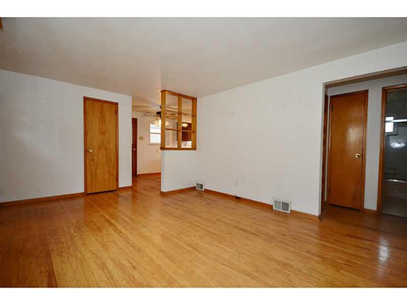 3527 Bevan Road North Versailles, PA 15137 - Photo 4 of 25 Living Room.