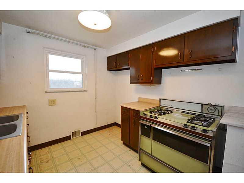 3527 Bevan Road North Versailles, PA 15137 - Photo 6 of 25 Kitchen.