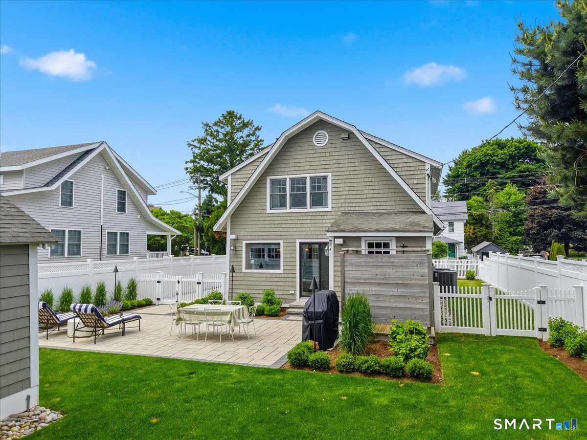 97 East Wharf Road Madison, CT 06443 - Photo 5 of 36