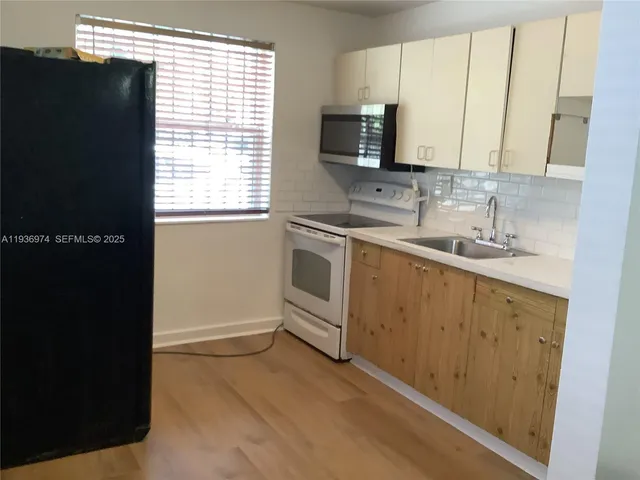 $1,900 | 420 Northwest 11th Avenue, Unit 1, Miami, FL 33128