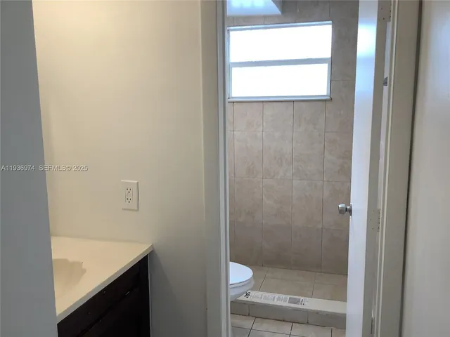 $1,900 | 420 Northwest 11th Avenue, Unit 1, Miami, FL 33128