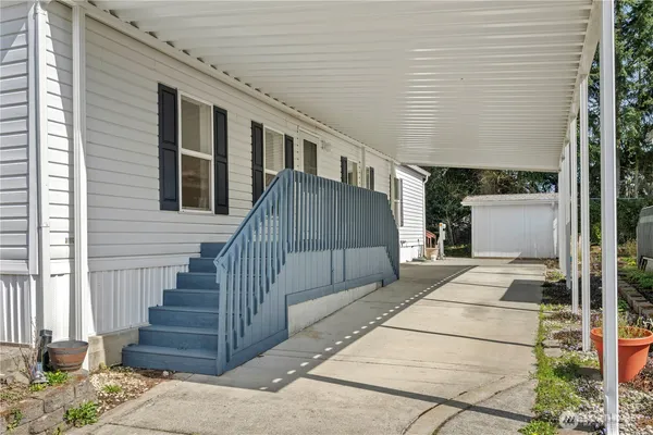 a view of entryway with a front door