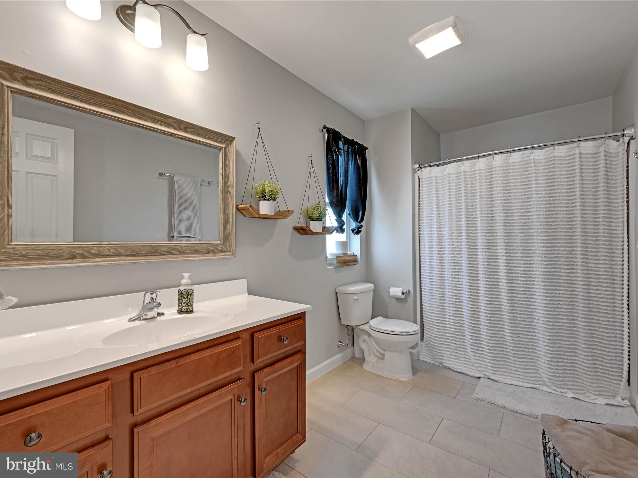 25 Village Road Manchester, PA 17345 - Photo 19 of 29 Primary Bathroom