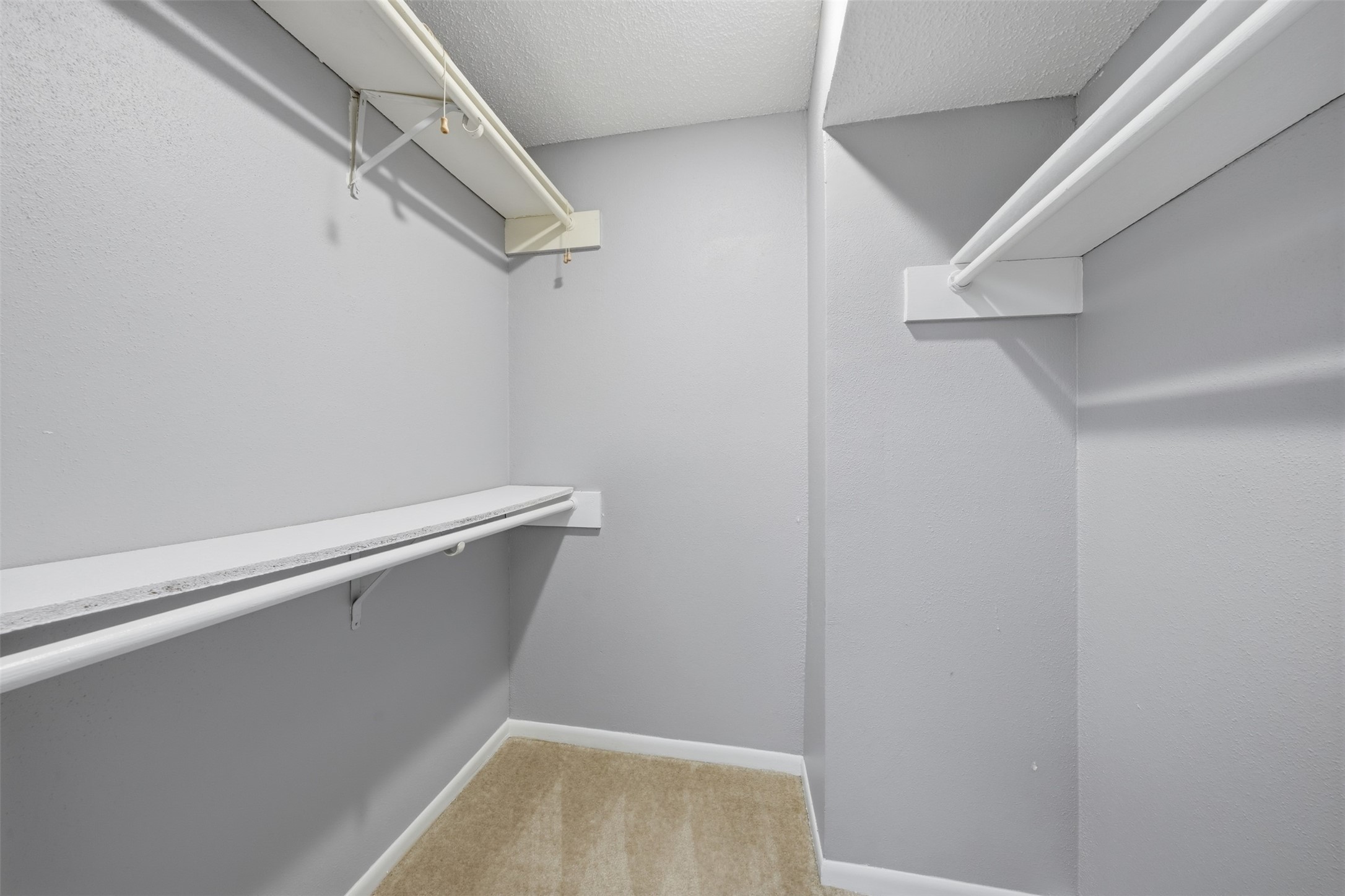 10855 Meadowglen Lane, Unit 823 Houston, TX 77042 - Photo 24 of 35 a view of small space