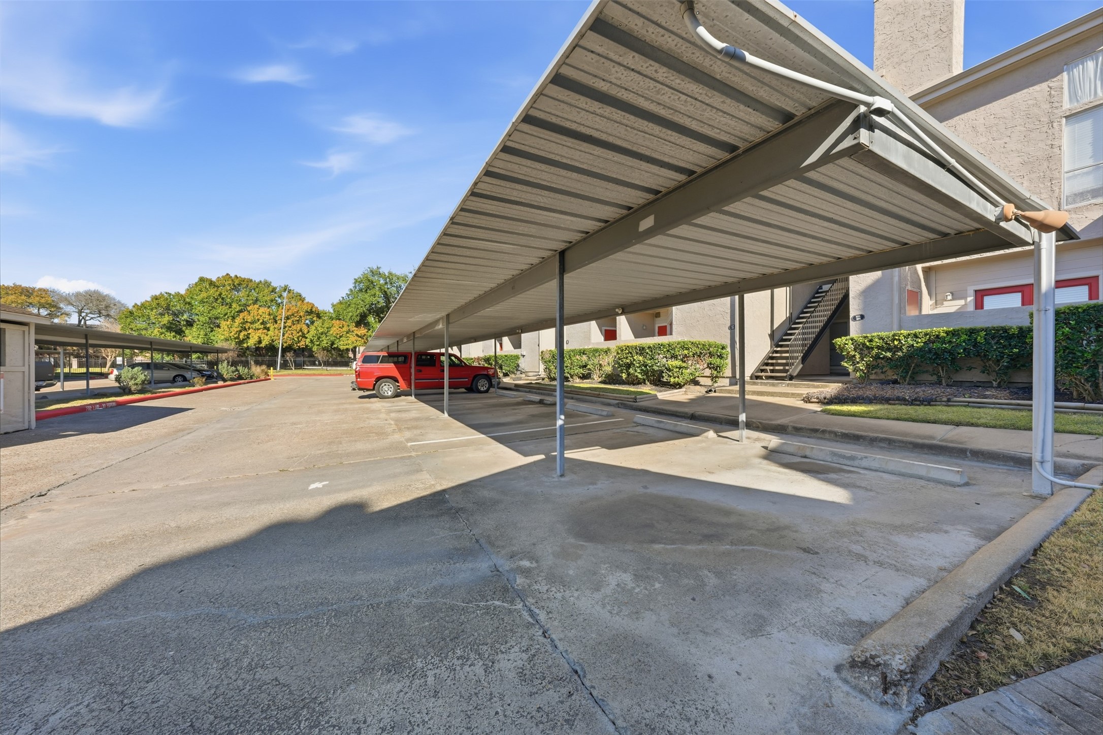 10855 Meadowglen Lane, Unit 823 Houston, TX 77042 - Photo 30 of 35 a view of under construction room and mountain view