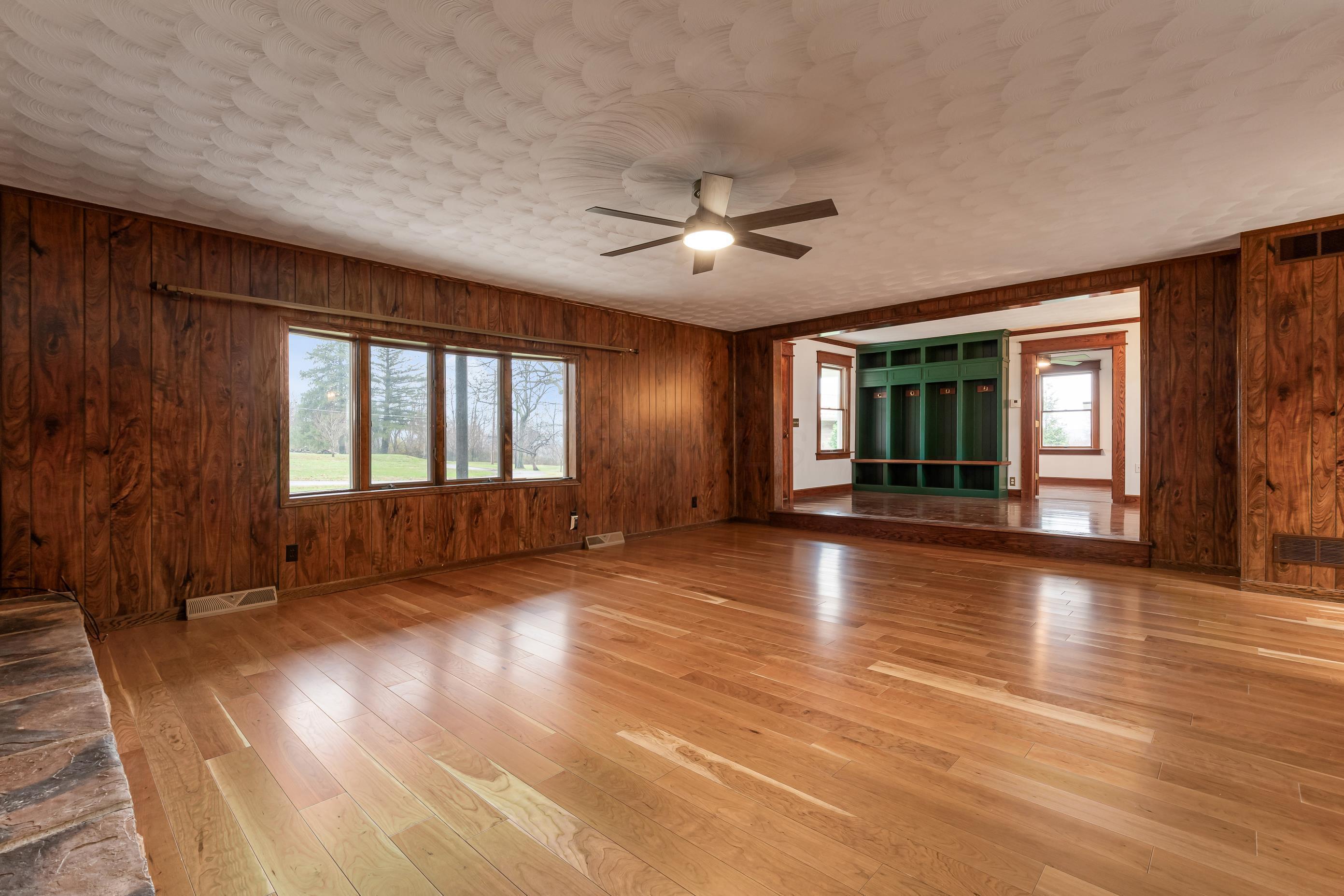 3229 Nolan Road Zanesville, OH 43701 - Photo 6 of 53 3229 Nolan- living room