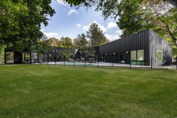 $1,895,000 | 13892 Rea Avenue, Harbert, MI 49115