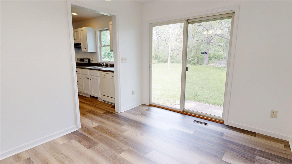 630 East Sheridan Circle Decatur, IL 62521 - Photo 6 of 21