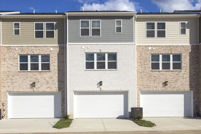 $419,990 | 148 Barton Vlg Boulevard, Lebanon, TN 37090