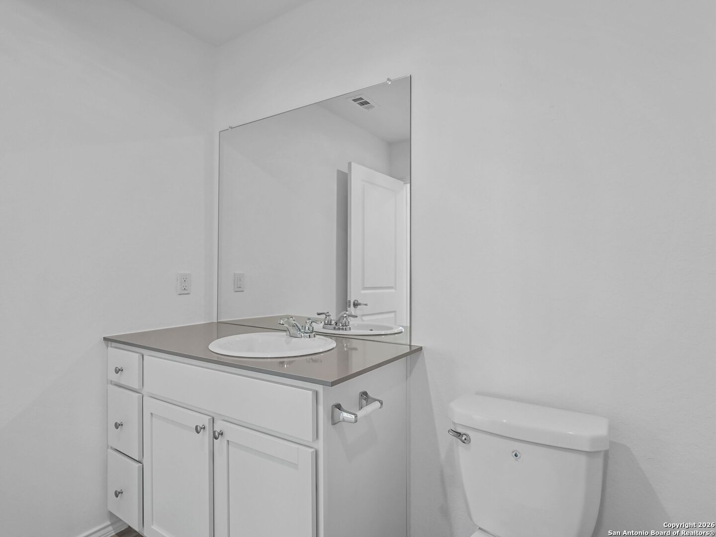 910 Stricker Path San Antonio, TX 78221 - Photo 14 of 26