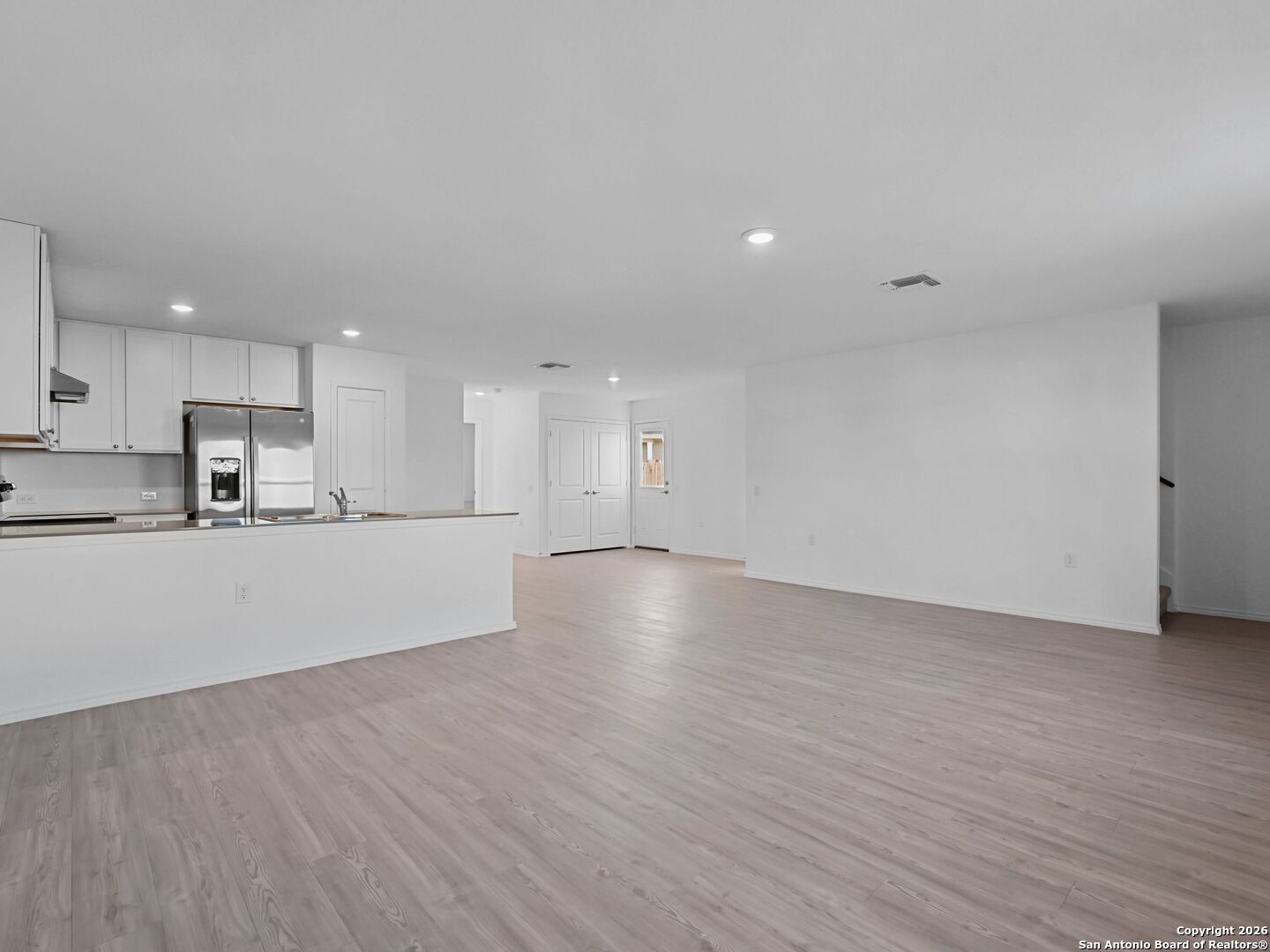 910 Stricker Path San Antonio, TX 78221 - Photo 6 of 26