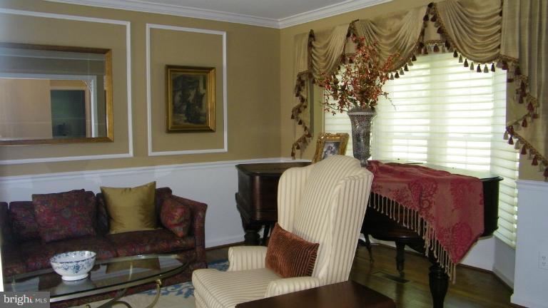 8503 Forrester Boulevard Springfield, VA 22152 - Photo 2 of 27 Living Room