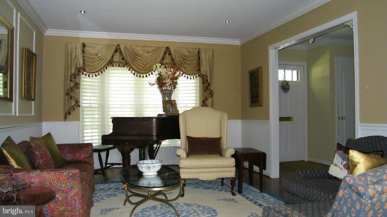 8503 Forrester Boulevard Springfield, VA 22152 - Photo 20 of 27 Living Room